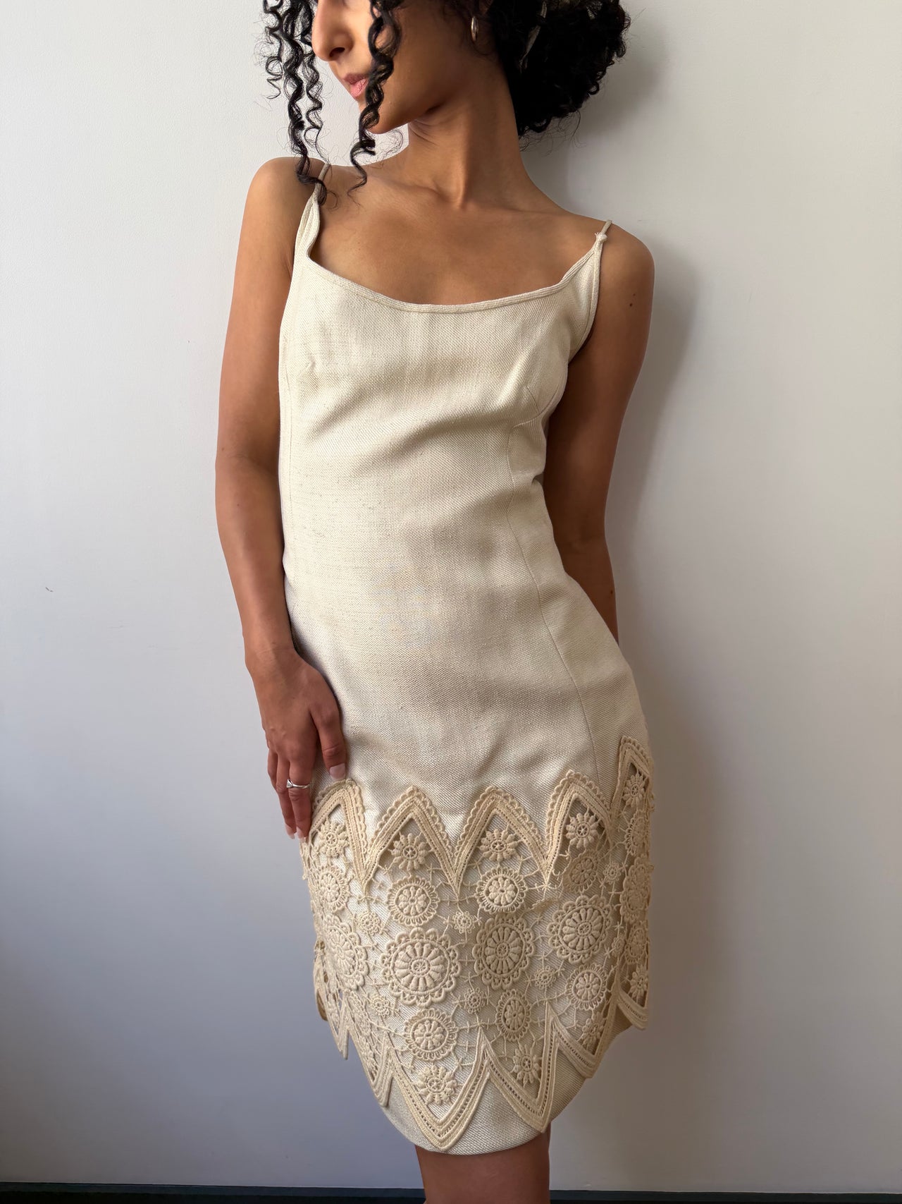 Mary Fair 1960’a raw silk crochet applique strap dress