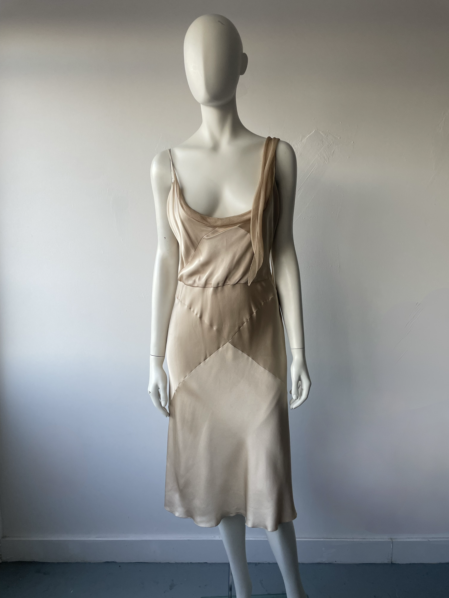 Prada pure silk beige satin slip dress 44 IT - Lanabu Prada pure silk beige satin slip dress 44 IT - Lanabu
