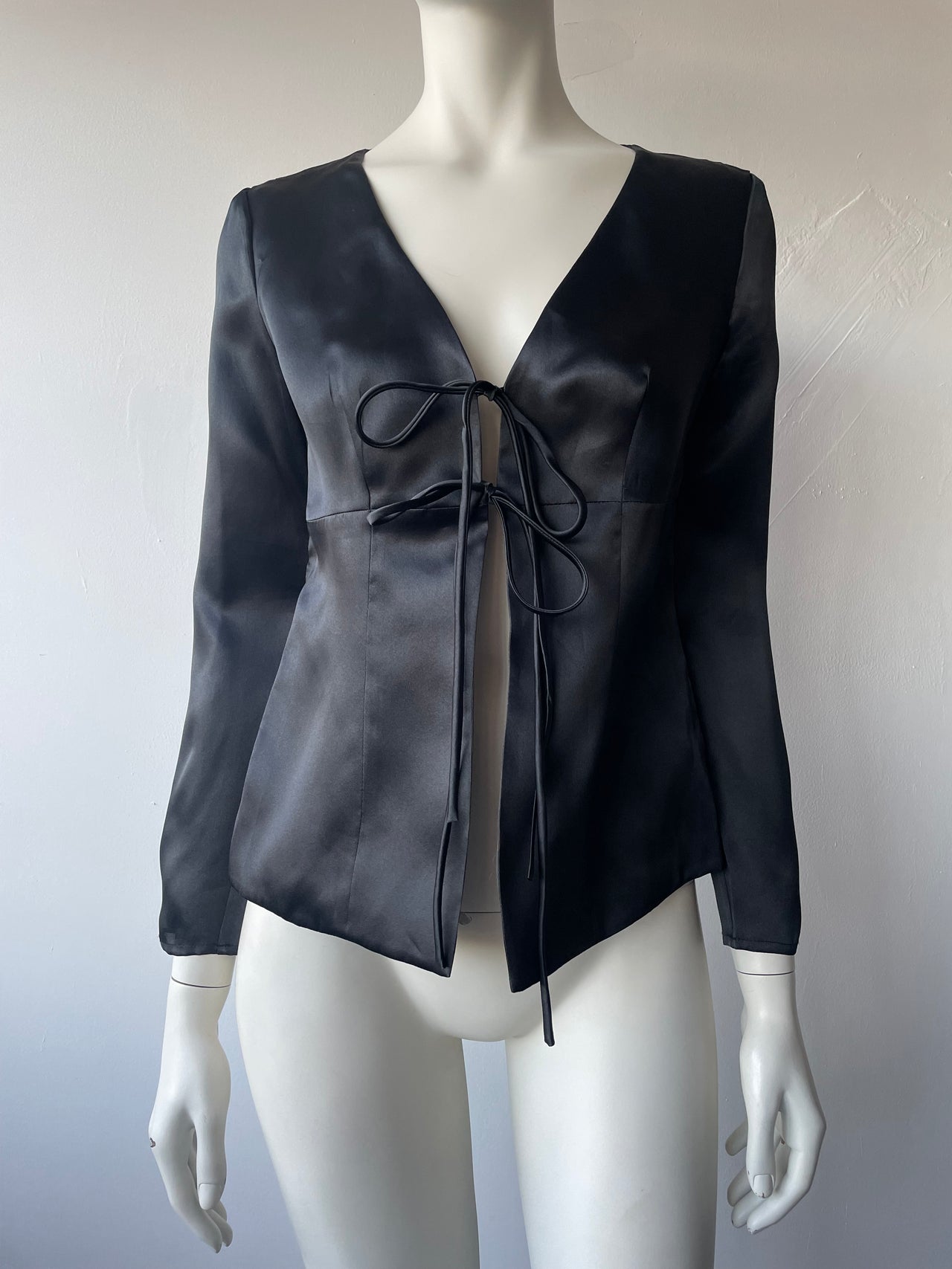 Gianfranco Ferre front ribbon silk blouse XS-S