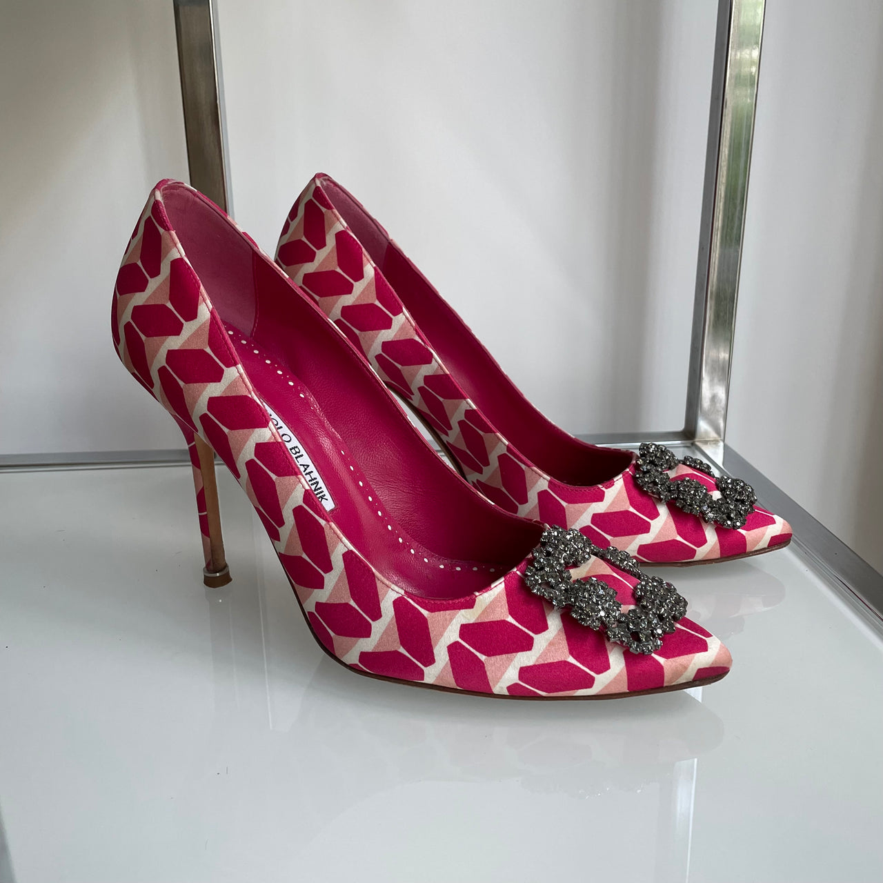 Manolo Blahnik Hangisi Cosmopolitan Pink 39.5