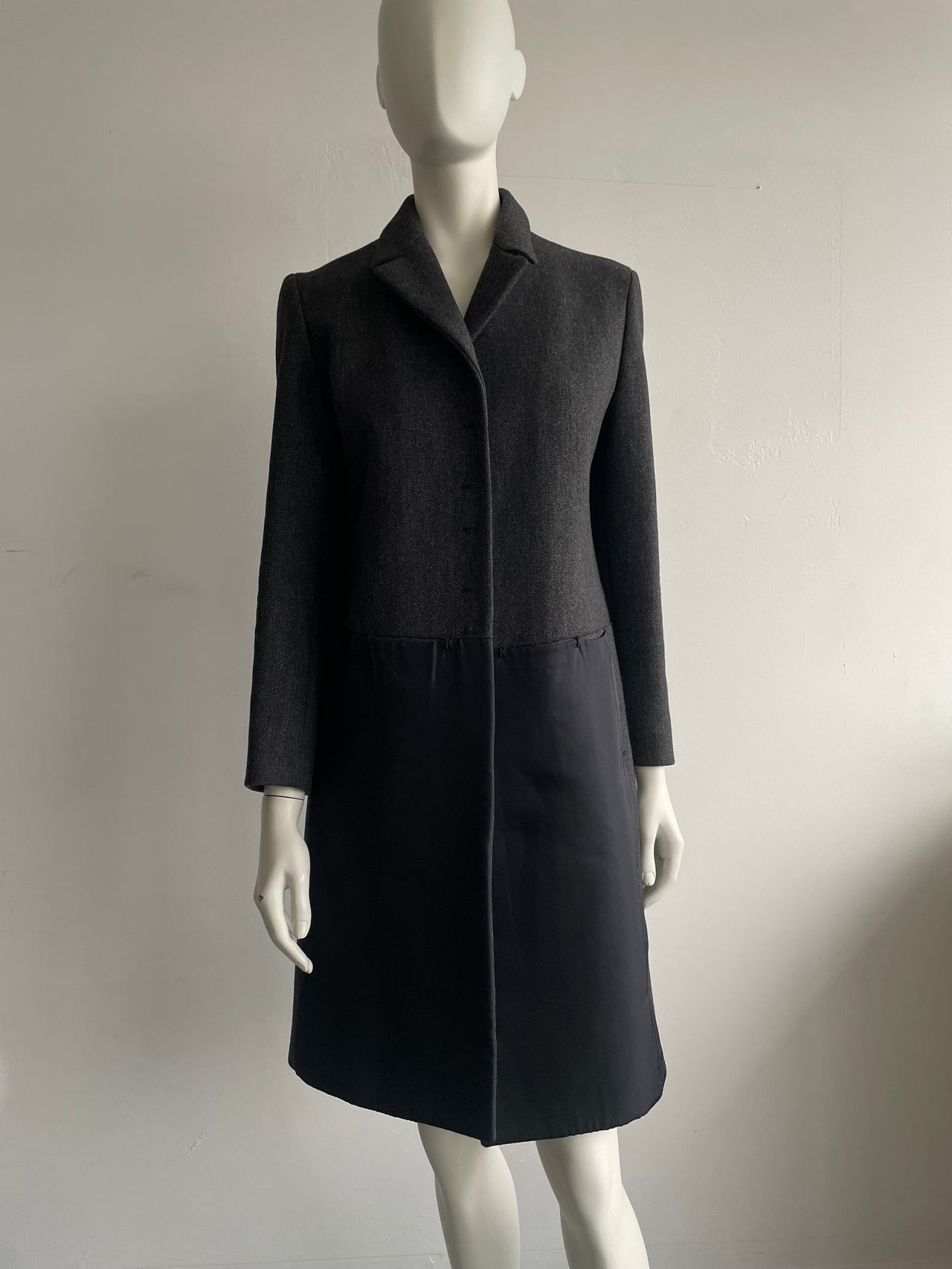 Prada wool & silk magnetic closure coat 42 IT