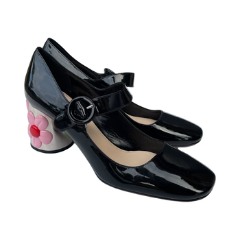 Prada Mary Jane has in black patent with flower apple block heel, size 39