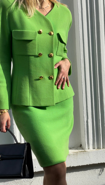 Chanel vintage bright green skirt suit 40 FR