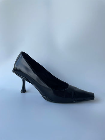 Prada Sporty-Chic 1990’s vintage Glossy Leather Courts 38