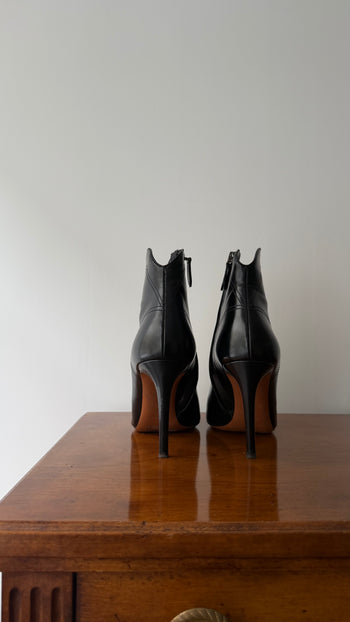 Azzedine Alaia Hook and Eye ankle boots Alaïa