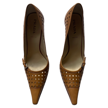 Prada tan leather courts 38