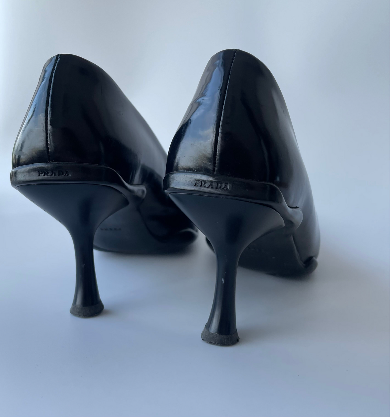 Prada Sporty-Chic 1990’s vintage Glossy Leather Courts 38